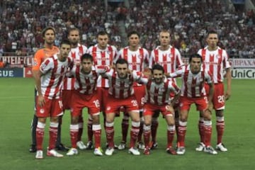 El equipo de la capital de Serbia es de los más tradicionales en el viejo continente. Formado después de la Segunda Guerra Mundial, adoptaron la estrella como insignia de la bandera de la República Federativa Socialista de Yugoslavia. Campeón de la Champions League de la 1990-91, el Estrella Roja es por mucho el más laureado de su país.