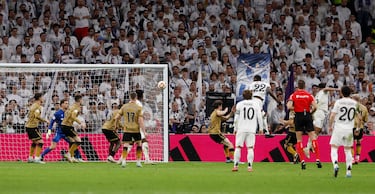 4-4. Córner que lanza Arda Güler que remata Antonio Rüdiger al palo derecho de Álex Remiro para anotar el cuarto tanto e igualar por tercera vez el marcador y clasificar al Real Madrid para la final.