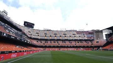 VALENCIA, SPAIN - MAY 09: General view inside the stadium prior to the La Liga Santander match between Valencia CF and Real Valladolid CF at Estadio Mestalla on May 09, 2021 in Valencia, Spain. Sporting stadiums around Spain remain under strict restrictions due to the Coronavirus Pandemic as Government social distancing laws prohibit fans inside venues resulting in games being played behind closed doors. (Photo by Aitor Alcalde/Getty Images)