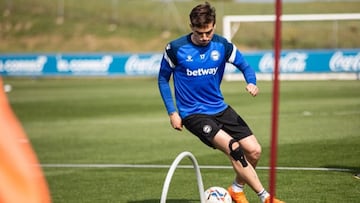 Iñigo Córdoba en las instalaciones de Ibaia.
