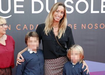 La exnadadora de sincronizada Gemma Mengual con sus hijos.  