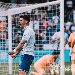 El Tenerife se gusta, golea y hunde un poco más al Ibiza