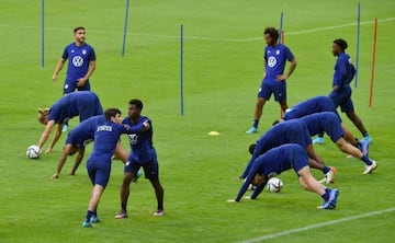 US football team players take part in a training session at the Azteca stadium in Mexico City, on March 23, 2021, on the eve of a FIFA World Cup qualifier match against Mexico. (Photo by ALFREDO ESTRELLA / AFP)