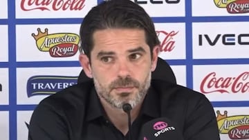 “No contaste...”: Gago se sorprende con una pregunta y reacciona como pocas veces se ve a un DT