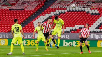 Sancet y Capa ante el Atlético.