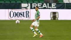 Bartra, en un partido con el Betis. 