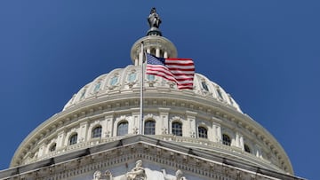 Continúa la repartición del tercer cheque de estímulo y pagos plus-up mientras millones de estadounidenses esperan un cuarto cheque. ¿Cuándo llegará?