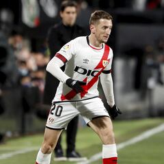 Iván Balliu renueva con el Rayo Vallecano hasta 2025