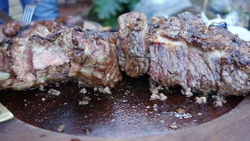 Las carnes cocidas lentamente a la brasa son las protagonistas de un buen asado argentino. Y estas pueden disfrutarse en España