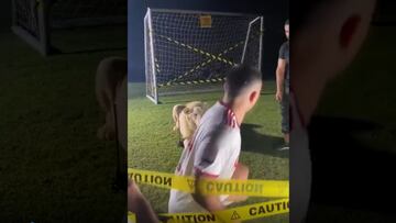 Un ex Roma pasó el susto de su vida: fue presentado con un león y pasó esto...
