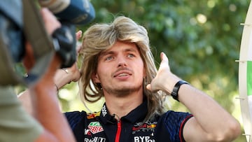 MELBOURNE, AUSTRALIA - MARCH 30: Max Verstappen of the Netherlands and Oracle Red Bull Racing wears a blonde wig in the Paddock during previews ahead of the F1 Grand Prix of Australia at Albert Park Grand Prix Circuit on March 30, 2023 in Melbourne, Australia. (Photo by Robert Cianflone/Getty Images)
FOTO FINISH CONTRAPORTADA
PUBLICADA 31/03/23 NA MA32 5COL