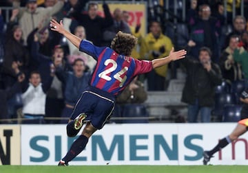 El 11 de noviembre de 2001 marcó el primer gol de su carrea y fue, precisamente, contra el Valladolid. Esta vez no sería en el José Zorilla si no en el Camp Nou. El catalán, que jugaba como lateral derecho, subió la banda con fuerza y tiró un pared con Saviola. El argentino se la devolvió a la perfección y con un potente derechazo Puyol hacía el 2-0. El partido acabaría 4-0 con tres goles más: dos de Saviola y otro más de Kluivert. 