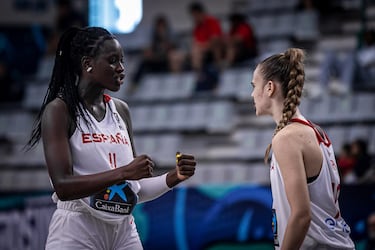 Esta pvot de Santa Pola y padres senegaleses tiene el fsico y el instinto para ser imparable. Juega en el Valencia Basket, donde con 15 a?os ya hizo su debut con el primer equipo. Determinante en las dos zonas.