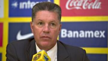 El Presidente Deportivo del Am&eacute;rica en conferencia de prensa.