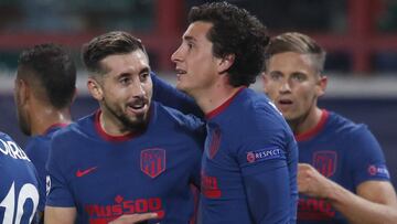 Giménez celebra su gol al Lokomotiv con Herrera.