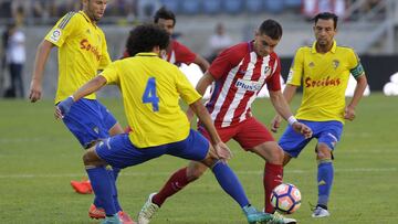 Villarreal take Santos Borré on loan as cover for Soldado