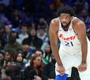 Joel Embiid, entre tinieblas