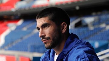 Paris (France), 16/09/2022.- Paris Saint-Germain's (PSG) new Spanish midfielder Carlos Soler speaks to journalists during his presentation as new player of the French Ligue 1 soccer club at Parc des Princes in Paris, France, 16 September 2022. The Spanish international left Valencia FC in September to join PSG. (Francia) EFE/EPA/TERESA SUAREZ
