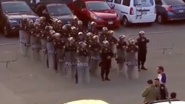Una pelea fuera del estadio oblig¨® a suspender el Alianza-Cristal