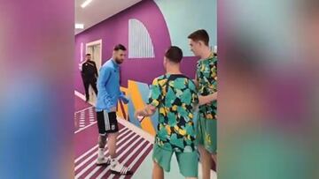 Quedan eliminados y le van a pedir fotos a Messi: ¡la escena viral!