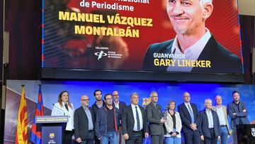 Gary Lineker, exjugador, recibe el Premio Miguel V¨¢zquez Montalb¨¢n.