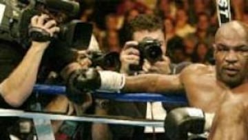 <b>K.O.</b>. "Dije que le iba a noquear en pocos asaltos y cumplí mi palabra", dijo Williams tras el combate.