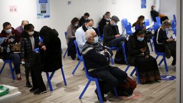 Aviso de Sanidad: "Aumenta la evidencia de que ?micron escapa a la inmunidad de la vacuna"