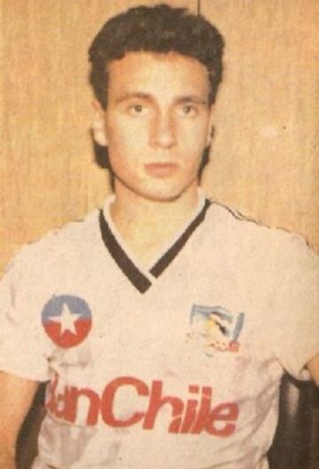 Marcelo Barticciotto: 'Barti' ganó siete títulos por Colo Colo en Torneos Nacionales. Los primeros cinco los ganó como extranjero (1989, 1990, 1991, 1996 y Clausura 1997). En 1998 obtiene la nacionalidad chilena por gracia y gana una nueva estrella. La última la consiguió en el Clausura 2002.