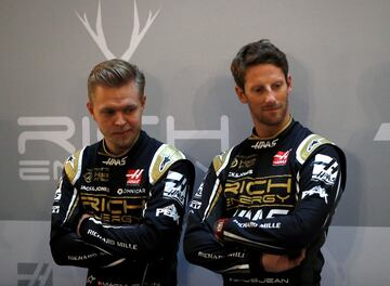 El Royal Automobile Club fue el lugar elegido para la presentación del nuevo monoplaza de la escudería Haas F1 Team que tendrá de pilotos a Grosjean y Magnussen. 