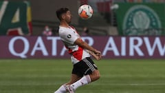 Argentina&#039;s River Plate Gonzalo Montiel controls the ball during the Copa Libertadores semifinal football match against Brazil&#039;s Palmeiras at the Allianz Parque stadium in Sao Paulo, Brazil, on January 12, 2021. (Photo by AMANDA PEROBELLI / POOL / AFP)