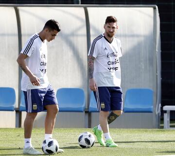 Barcelona 01Junio 2018, Espaa
Previa al Mundial 2018
Entrenamiento de la seleccion Argentina Ciudad Deportiva Joan Gamper, Barcelona.
Lionel Messi de la Seleccion Argentina y Cristian Pavon de la Seleccion Argentina\
Foto Ortiz Gustavo
