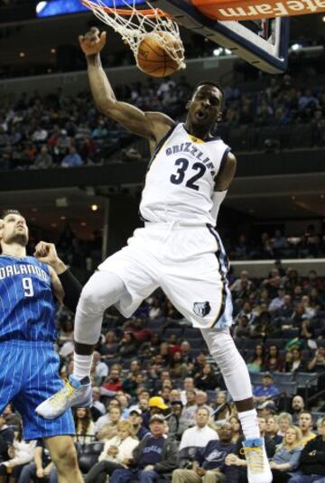 Jeff Green encesta ante Nikola Vucevic.