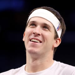 Lakers lose Austin Reaves as crises pile up in Los Angeles