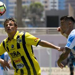 Everton derrotó a Antofagasta en el partido inaugural