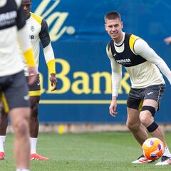 Marcelino espera la continuidad de Foyth, que acaba en 2026