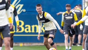 04/04/25 VILLARREAL CF ENTRENAMIENTO
FOYTH