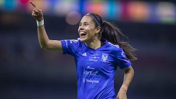 Lizbeth Ovalle festeja su gol contra el América en la Final de Ida.