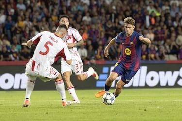 Se anticipa Pedri jugándose el tipo, Dro se gira, conduce y cede a Fermín, quien amaga dentro del área para finalizar de zurda