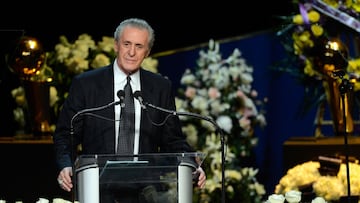 The Los Angeles franchise will pay a permanent tribute one of its most important figures - the Showtime coach who dominated the 80s with Magic Johnson and Kareem Abdul-Jabbar.