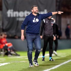 La Ponferradina cesa a Estévez y piensa en Nafti como sustituto