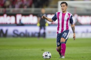 Chivas, Monterrey, América, Querétaro y Necaxa utilizaron el color rosa en su uniforme para apoyar el mes del cáncer de mama.