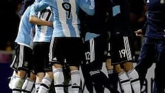 La banda del potrero salva a Argentina