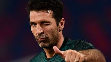 Buffon supera a Maldini