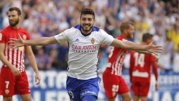 Papu celebra el gol que marcó contra el Almería.