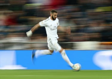 Benzema renews deal with Real Madrid