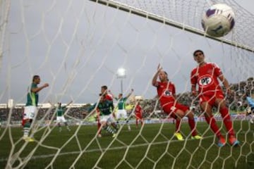 Santiago Wanderers logró otro paso importante venciendo a Ñublense en Valparaíso.