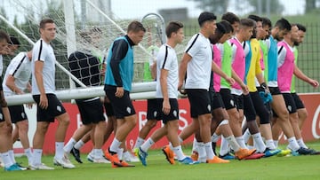 La plantilla del Sporting desea dar esta tarde otra alegría a sus aficionados.