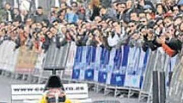 <b>ESPECTÁCULO. </b>Roldán atrajo a muchos aficionados a las calles.