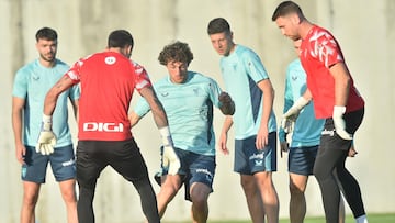 Unai Gómez es uno más y susto con Lekue