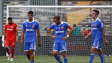 Futbol, Colo Colo vs Universidad de Chile.
Fecha 5, campeonato Nacional 2022.
Los jugadores de Universidad de Chile contra Colo Colo el partido de primera division realizado en el estadio Monumental.
Santiago, Chile.
06/03/2022
Marcelo Hernandez/Photosport
Football, Colo Colo vs Universidad de Chile.
5th date, 2022 National Championship.
Universidad de Chile’s players against Colo Colo for first division match at Santa Laura stadium.
Santiago, Chile.
06/03/2022
Marcelo Hernandez/Photosport